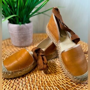 Free People. Beige leather Wrap sandals. Size 6